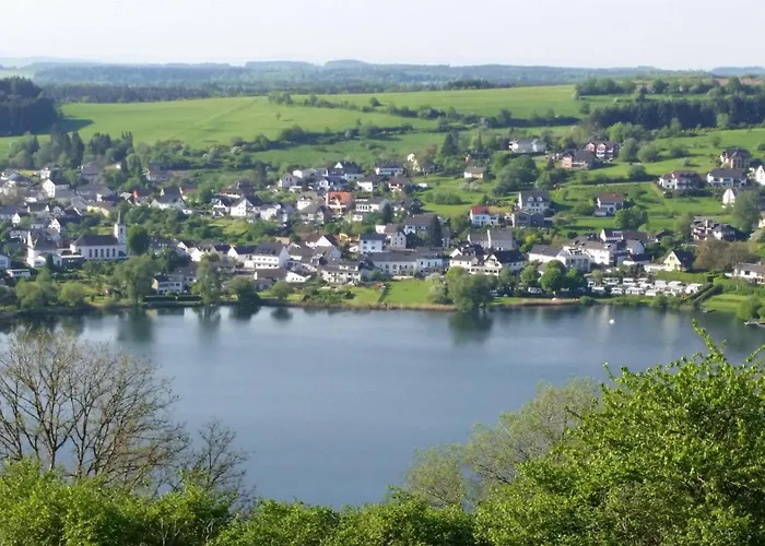 Feriehus Eifelhoehe Mit Maarpanorama Schalkenmehren